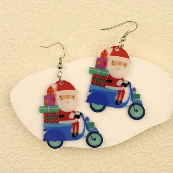 Hand Crafted Festive dangle earrings - Picture 4 of 5